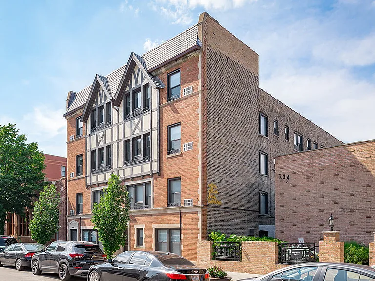 536 W. Grant Pl. — Photo 1