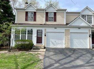 226 Half Moon Cir #226, Aurora, IL 60504