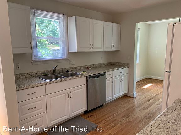 2nd image of 2511 Woodview Dr