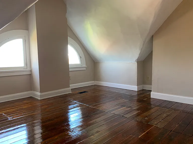 3042 Gilbert Ave #2 — Photo 35