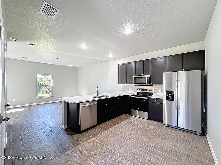 498 L M Davey Ln — Photo 2