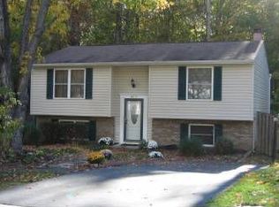 8417 Rainbow Bridge Ln, Springfield, VA 22153