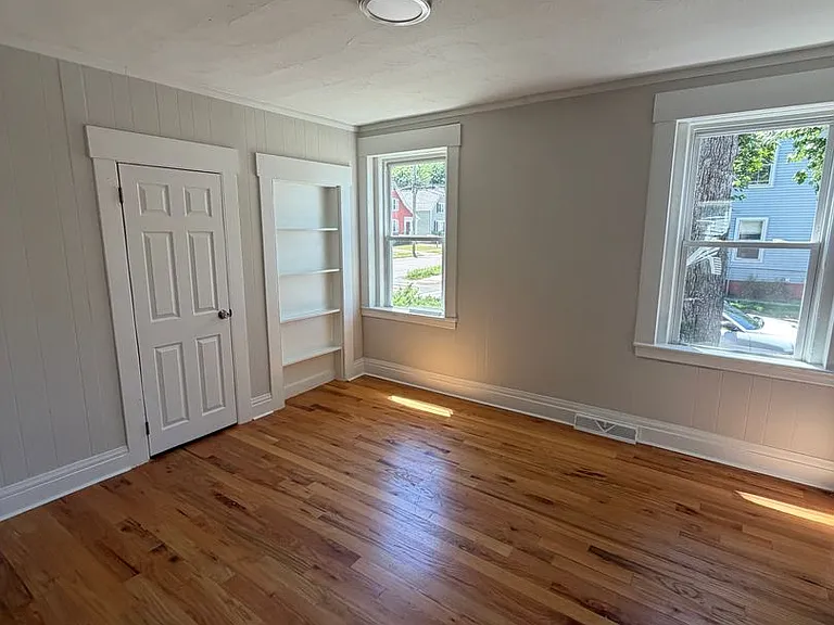1 Webb St — Photo 2