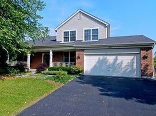 425 Bristol Ln, Grayslake, IL 60030