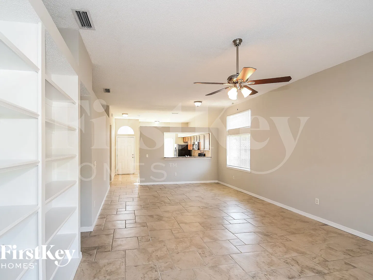 4 bed, 2.0 bath, 1618 sqft, $2,430 — Photo 4