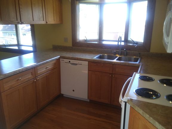 4th image of 2045 Woodland Dr