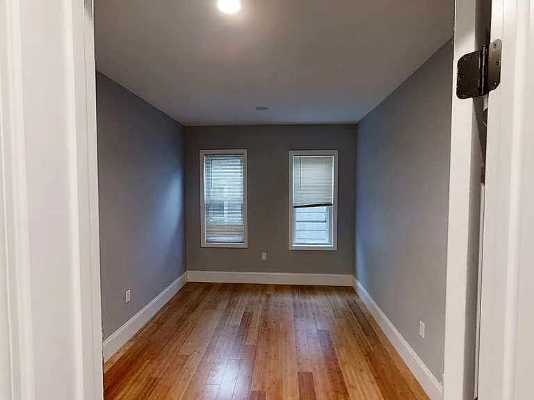 722 Saratoga St — Photo 9