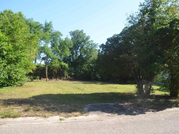 205 Edison Dr, Pensacola, FL 32505