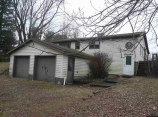 5 Seaforth Rd, Troy, NY 12180