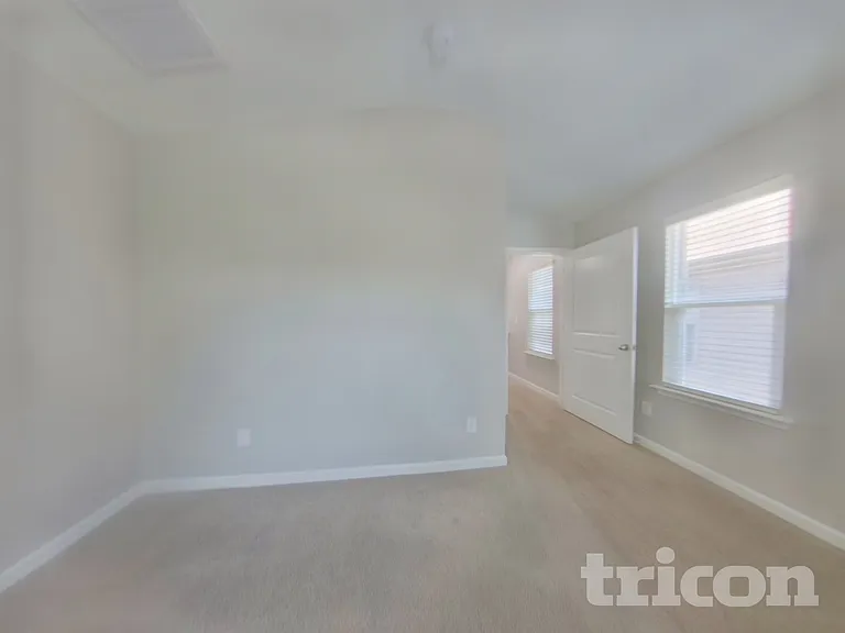 126 Spring Knoll Dr — Photo 7