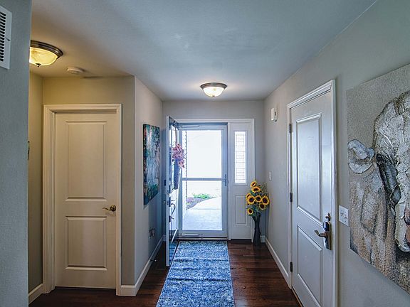2nd image of 2637 Buenger Blvd