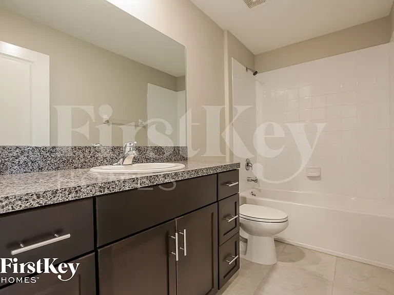 1045 7th Ave NW — Photo 14