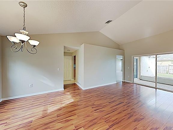 3rd image of 2907 Arrendonda Dr