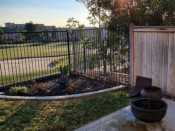 3rd image of 34137 Lake Breeze Dr