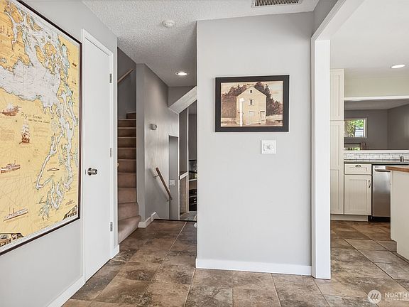 3rd image of 1314 Evergreen Park Drive SW #D