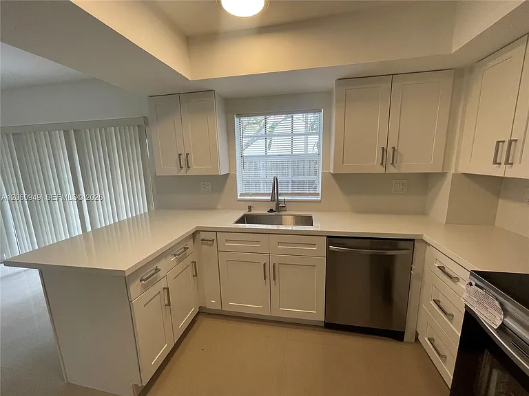 12370 SW 52nd Pl — Photo 10