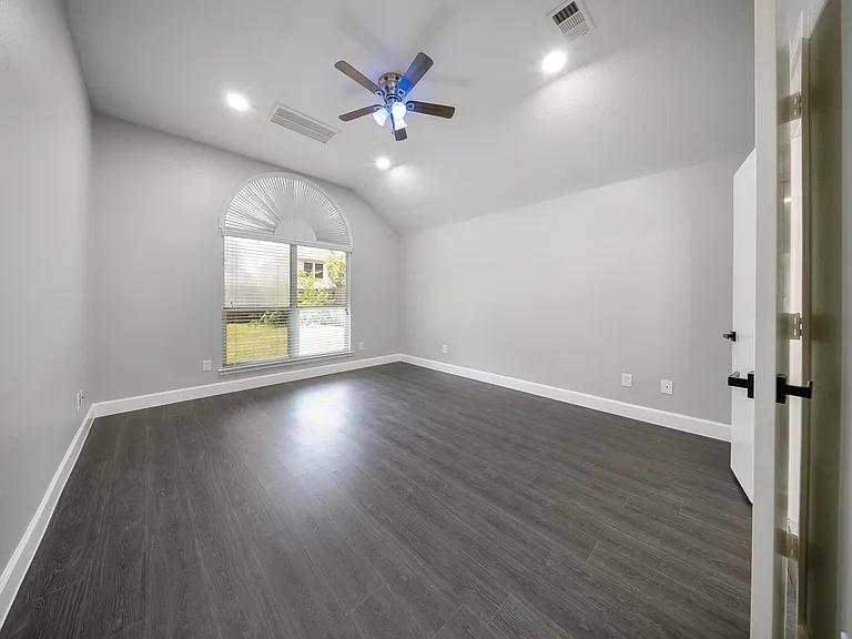 8311 Sierra Hill Ct — Photo 15