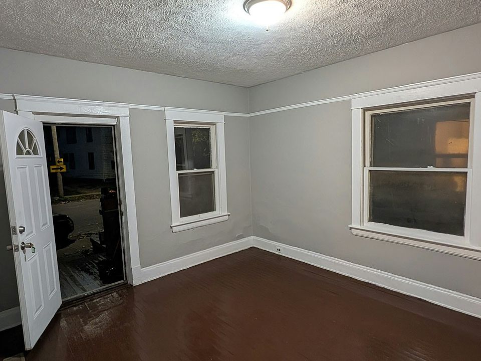 1st image of 1176 E 61st St APT 1