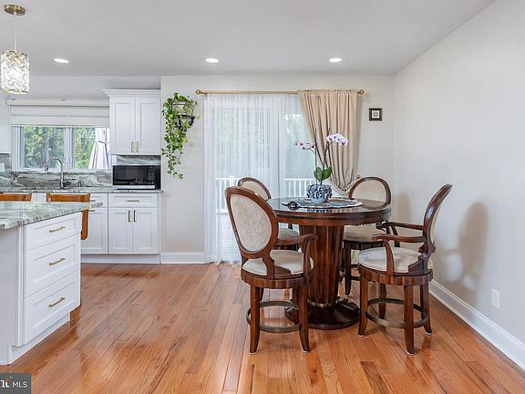 5th image of 42 Regent Rd