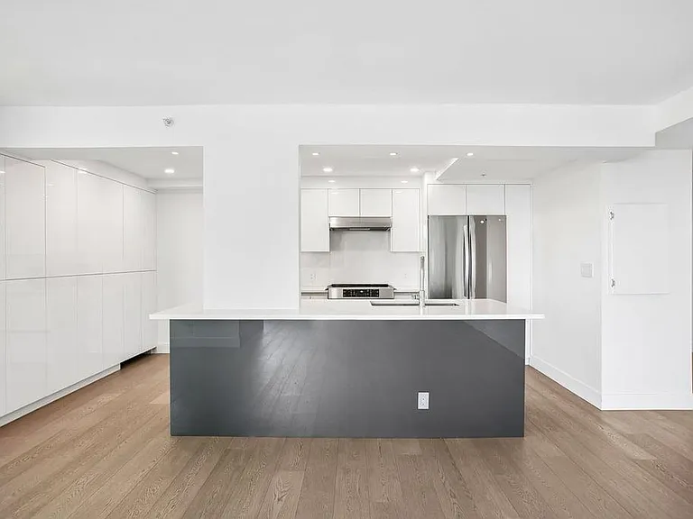2348 Heather St #501 — Photo 12