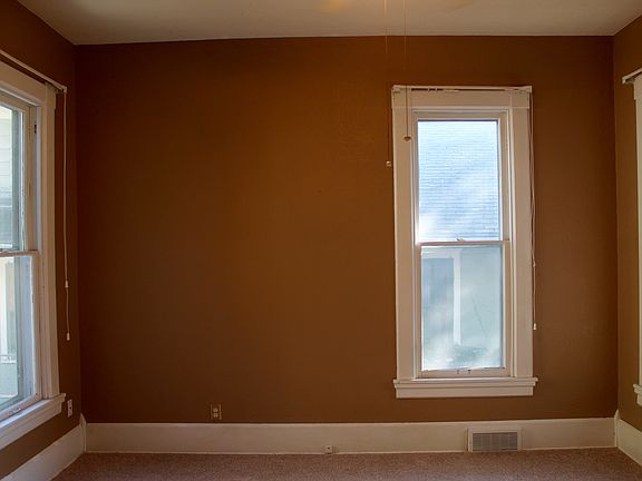 5th image of 905 N Noyes Blvd