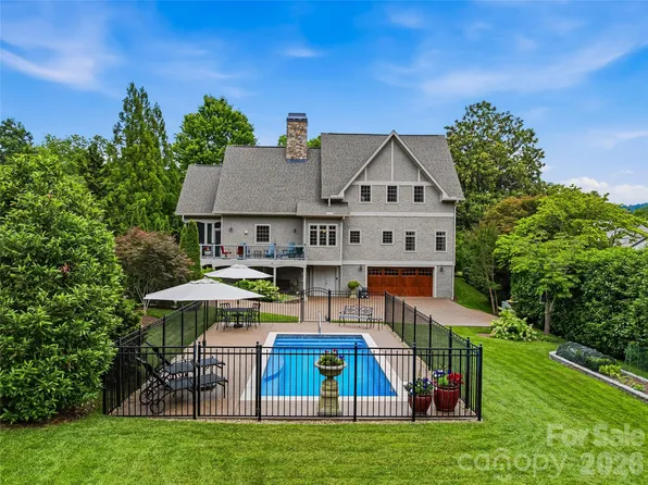 76 Edgelawn Rd, Asheville, NC 28804