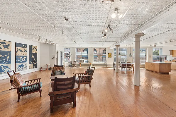 Living room, photo 1