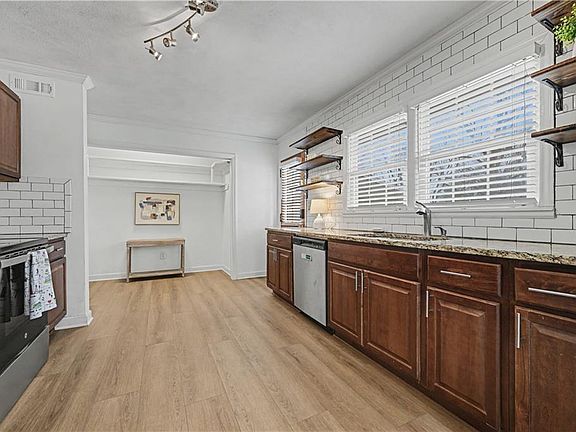 3rd image of 5645 Russell St