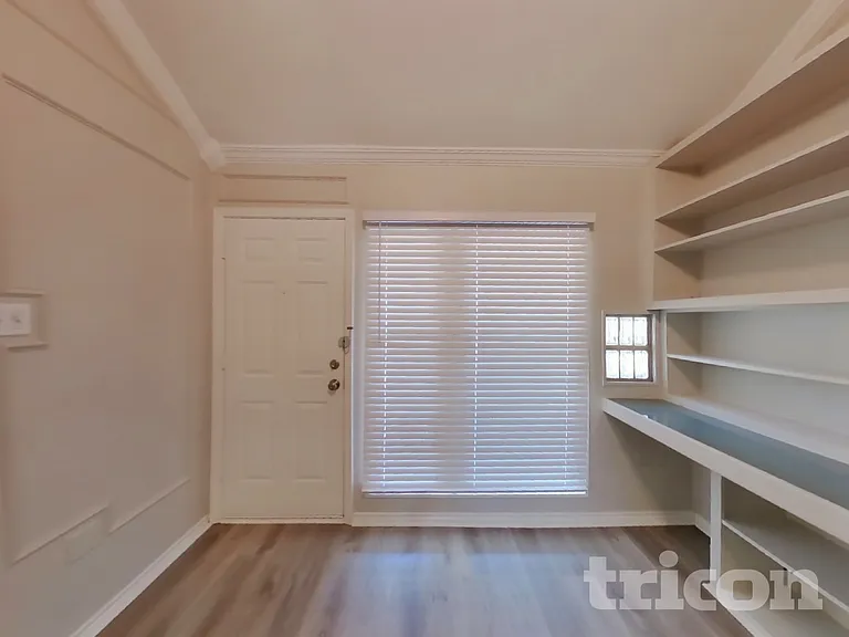 725 Villa Ridge Dr — Photo 5