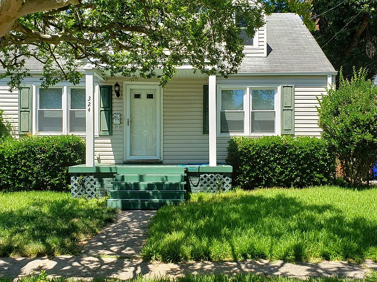 324 E Leicester Ave — Photo 1