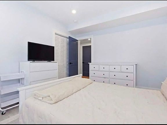 5th image of 61 Shepton St #1