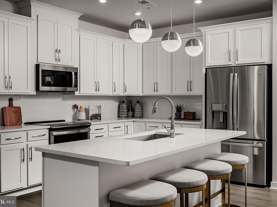 1st image of 4627 Olivine Dr