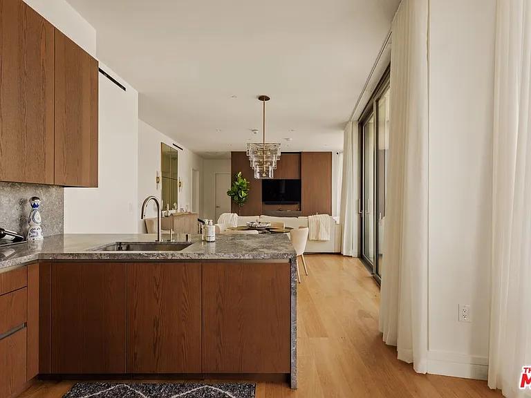 211 Elm Ct #13E — Photo 8