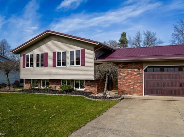 1528 Elmwood Dr, Ashtabula, OH 44004