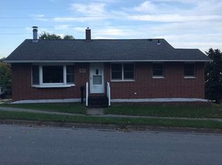 503 N 3rd St, Bellevue, IA 52031