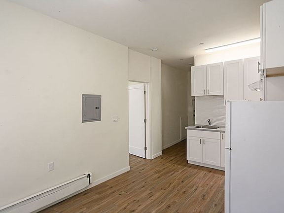 3rd image of 536 Mason St #27