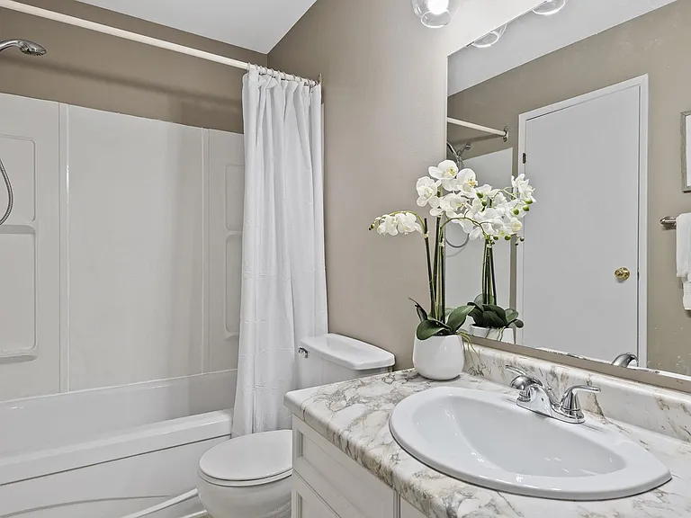 41 Akins Dr — Photo 21