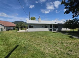 7375 E Sunrise Dr, Harrison, ID 83833