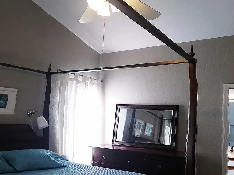 830 Cave Hollow Ln — Photo 3