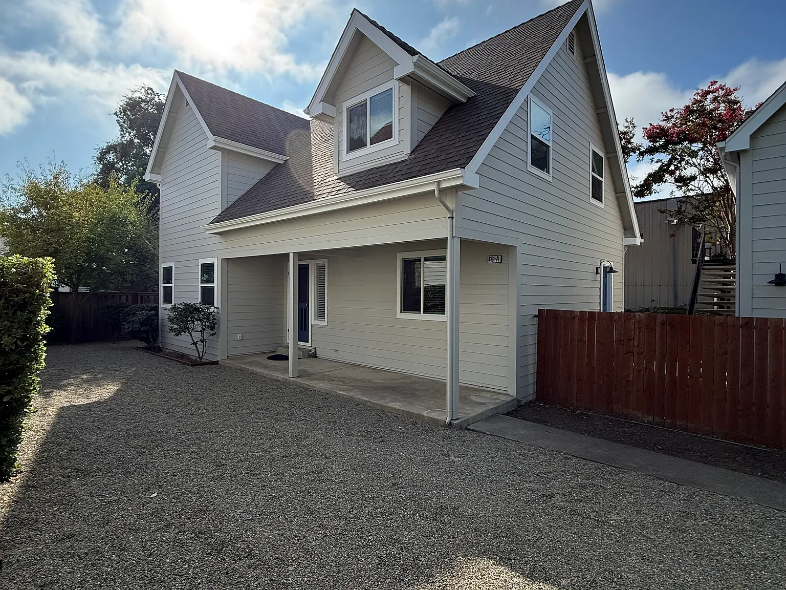 4 bed, 2000 sqft, $4,700 — Photo 1