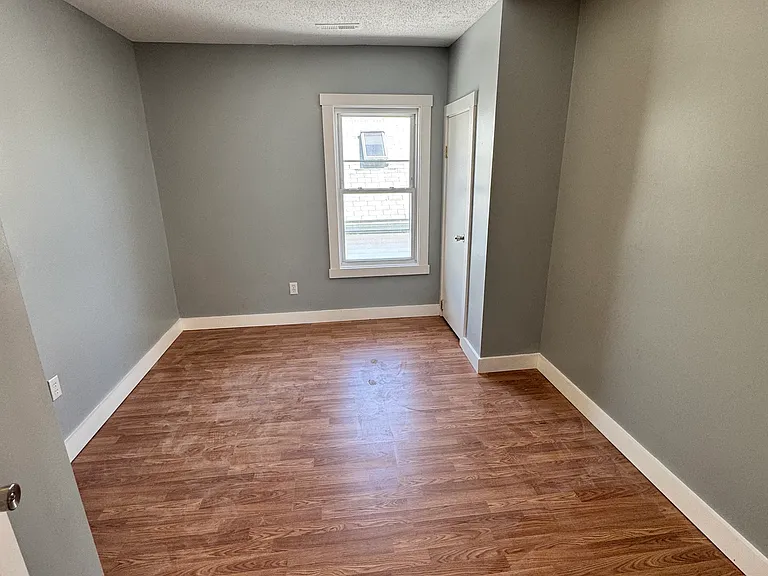 1461 Pleasant St #3 — Photo 7