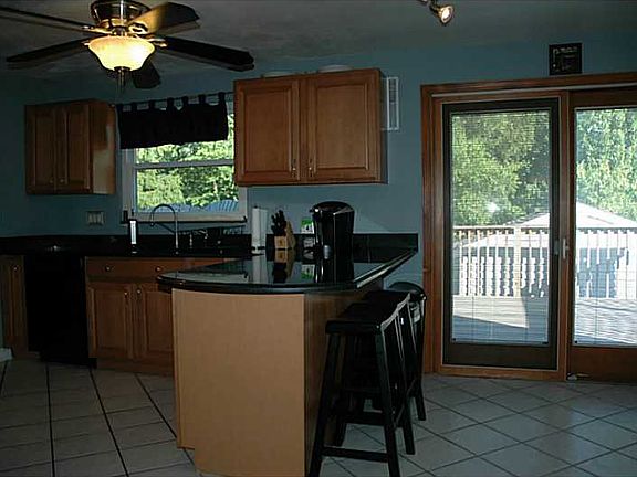 4th image of 216 Rosebriar Dr
