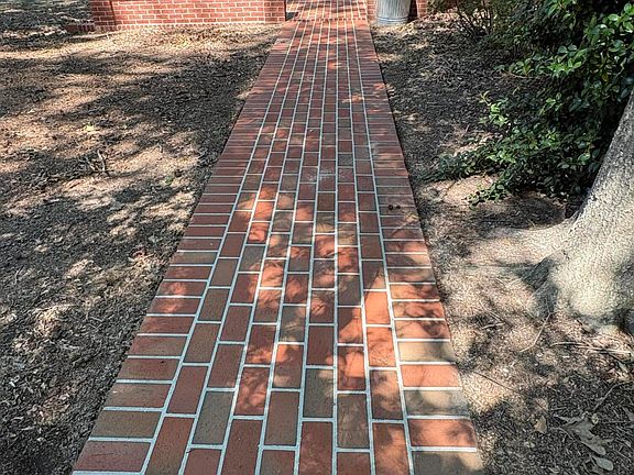 4th image of 802 Forest Hill Circle