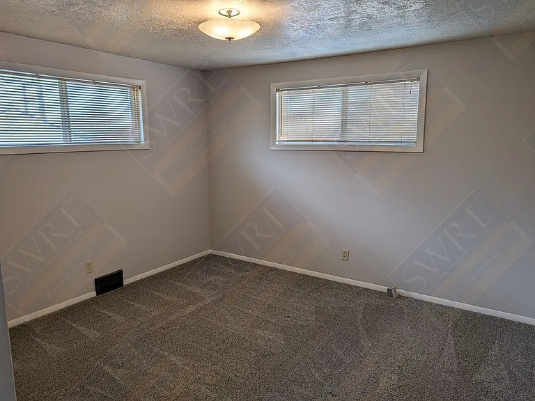460 Jensen St — Photo 9