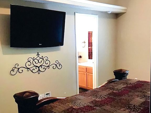 4th image of 3912 Tierra Zafiro Dr