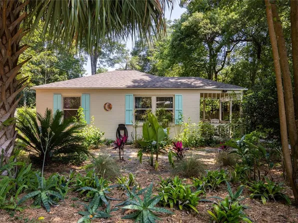 620 NW 34th Pl, Gainesville, FL 32609