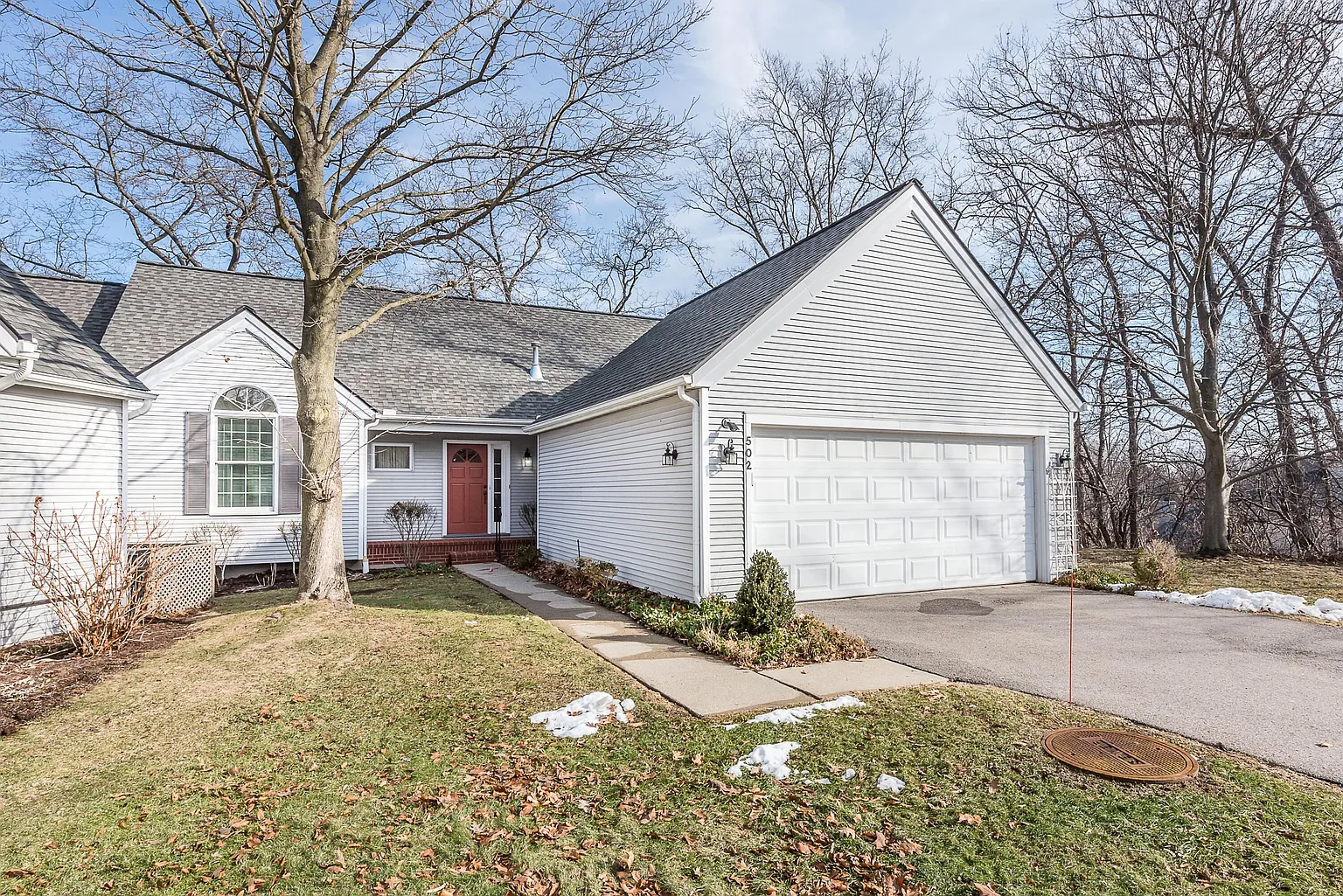 502 Heritage Dr photo 1