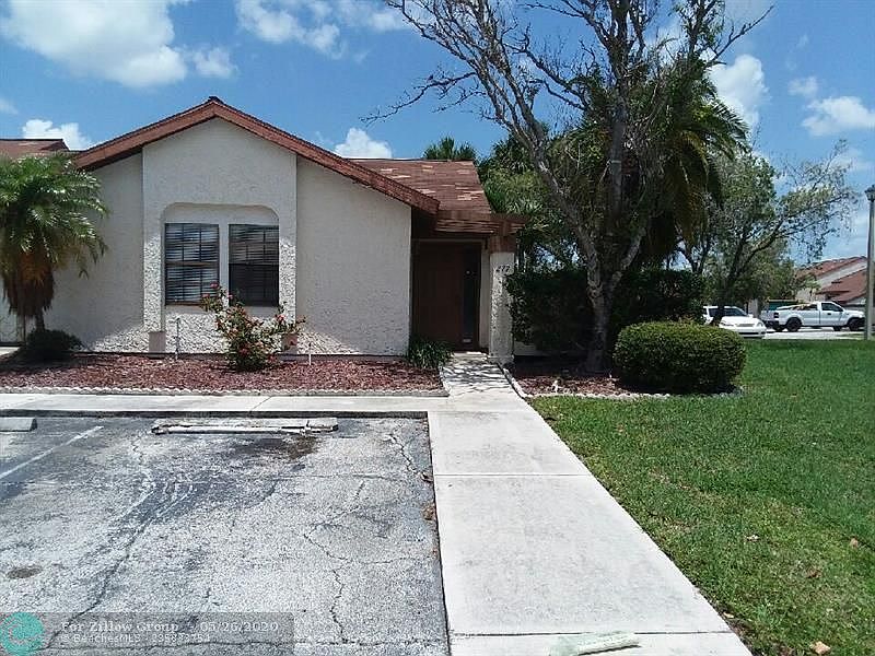 1st image of 277 SW Sterret Cir