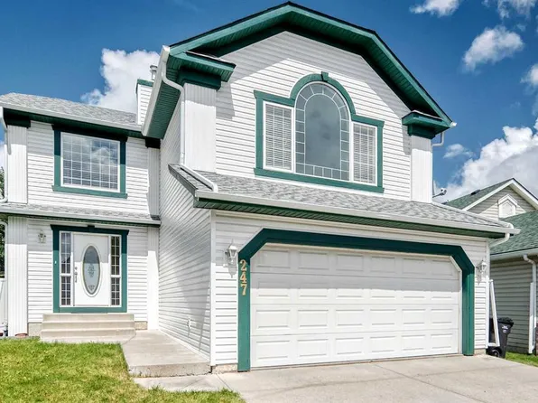 247 SE Covington Close NE, Calgary, AB T3K 4L8