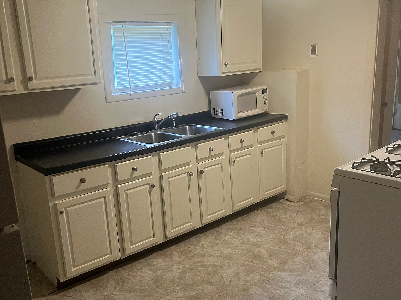 2 bed, 900 sqft, $1,675 — Photo 1